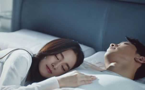 从这里看女人的婚姻是否幸福 一眼就见分晓 你还不知道吗